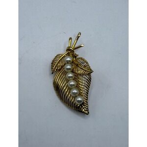 Vintage Gold Tone Leaf Brooch with Faux Pearl – Nature Statement Pin
